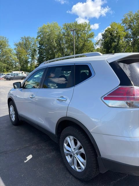Used 2016 Nissan Rogue SV w/ SV Premium Package AWD/4WD image 13