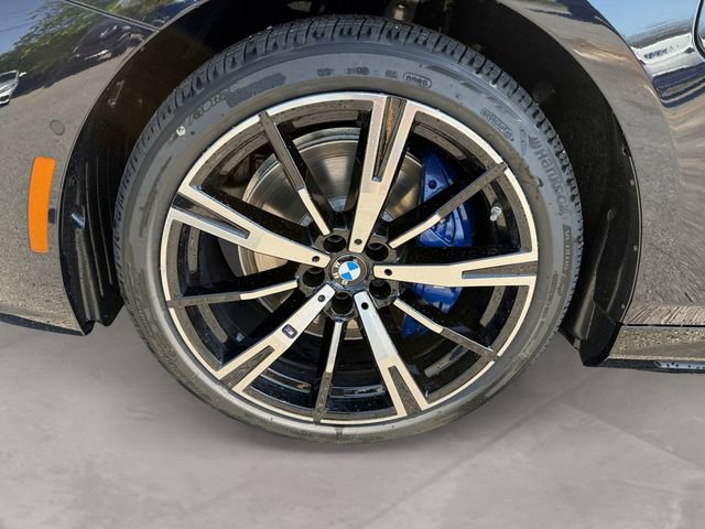 New 2027 BMW 550e xDrive AWD/4WD image 1