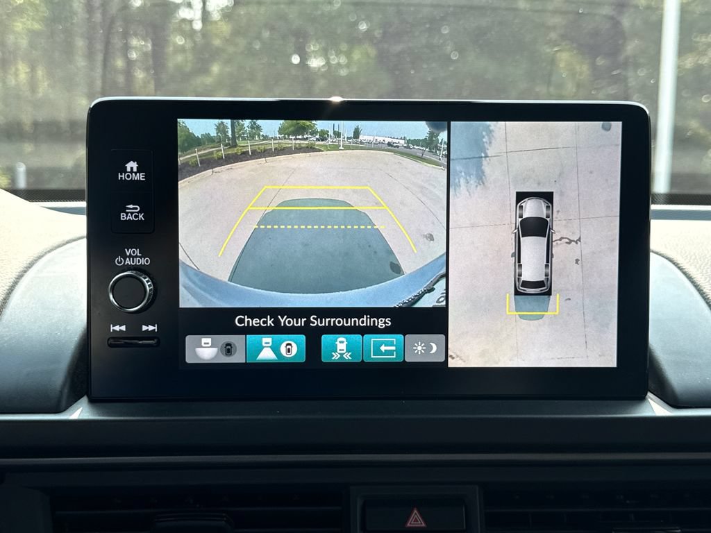 Used 2025 Honda Pilot TrailSport image 27