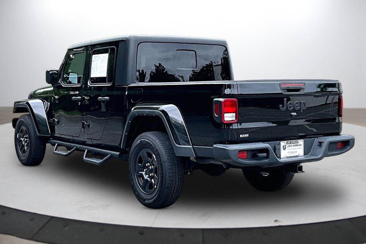 Certified 2022 Jeep Gladiator Sport AWD/4WD image 7
