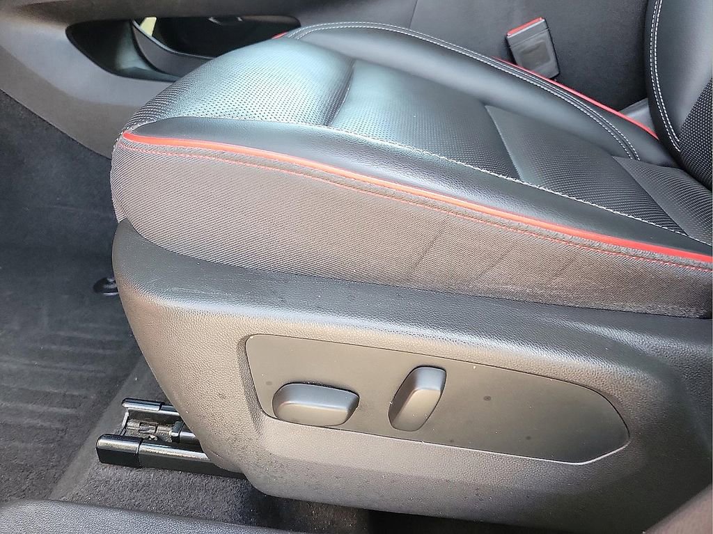 Used 2022 Buick Envision Essence w/ Technology Package II FWD image 12