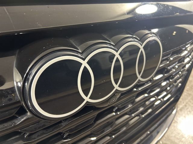 Used 2024 Audi Q8 e-tron Premium Plus w/ Premium Plus Package image 36