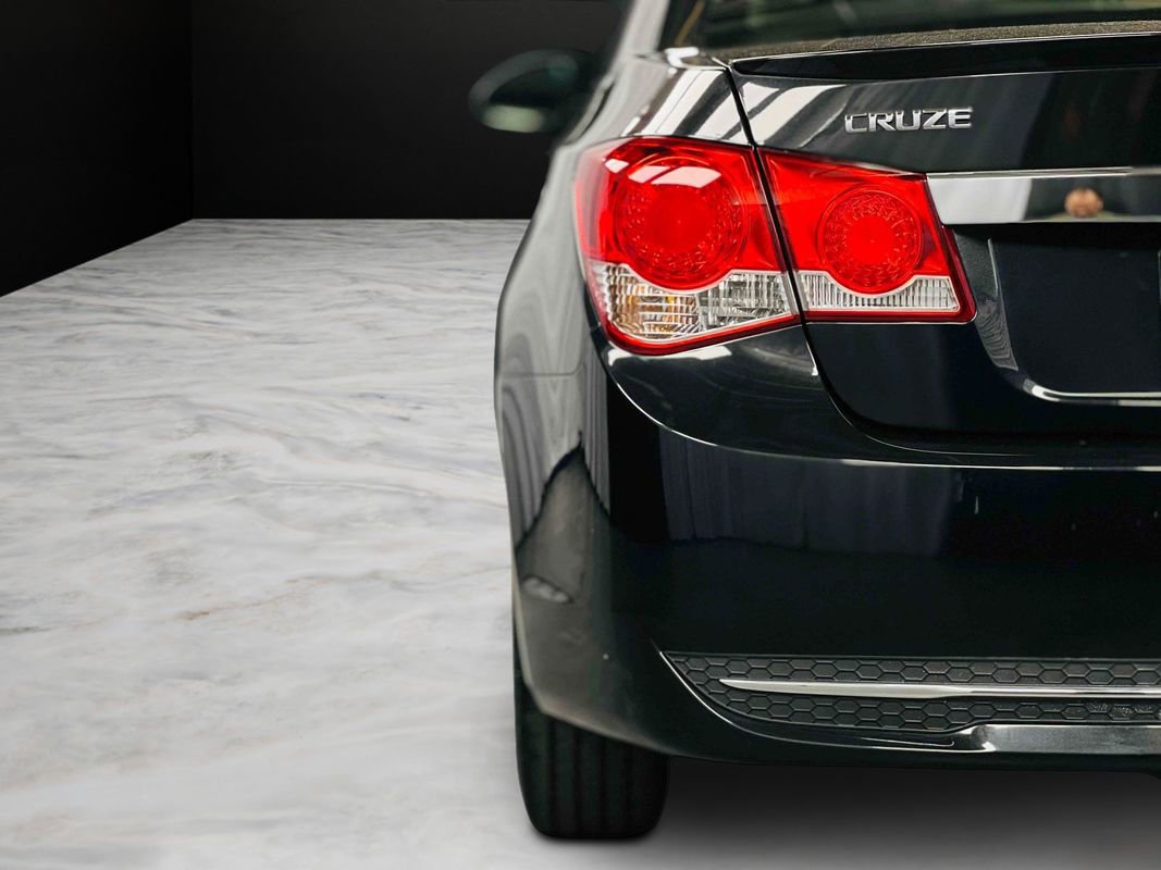 Used 2013 Chevrolet Cruze LT w/ All-Star Edition image 38