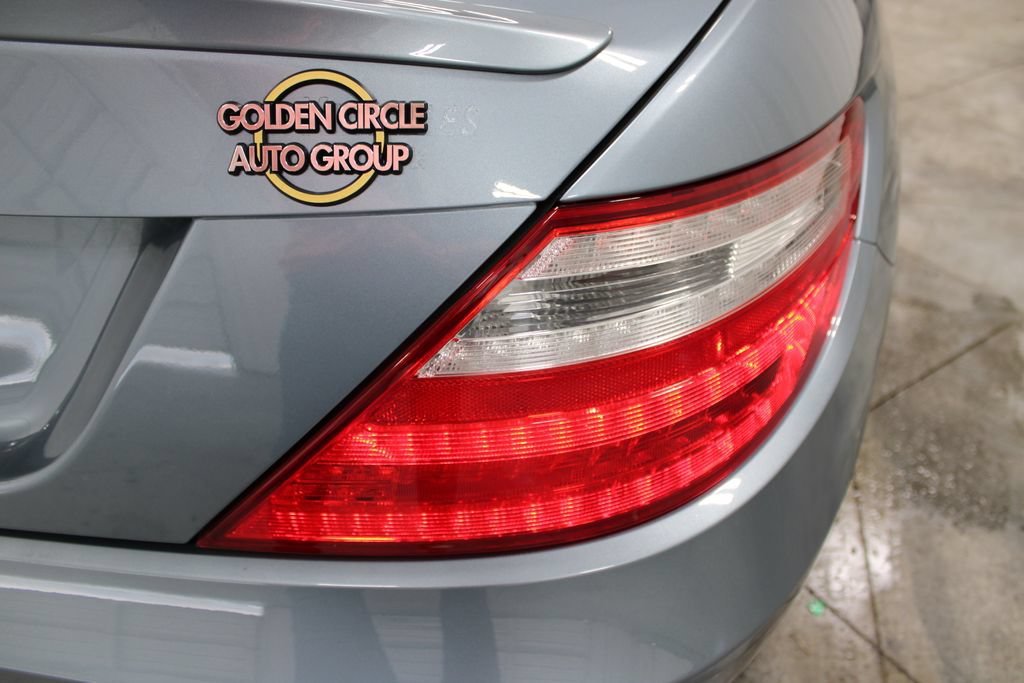 Used 2012 Mercedes-Benz SLK 350 image 24