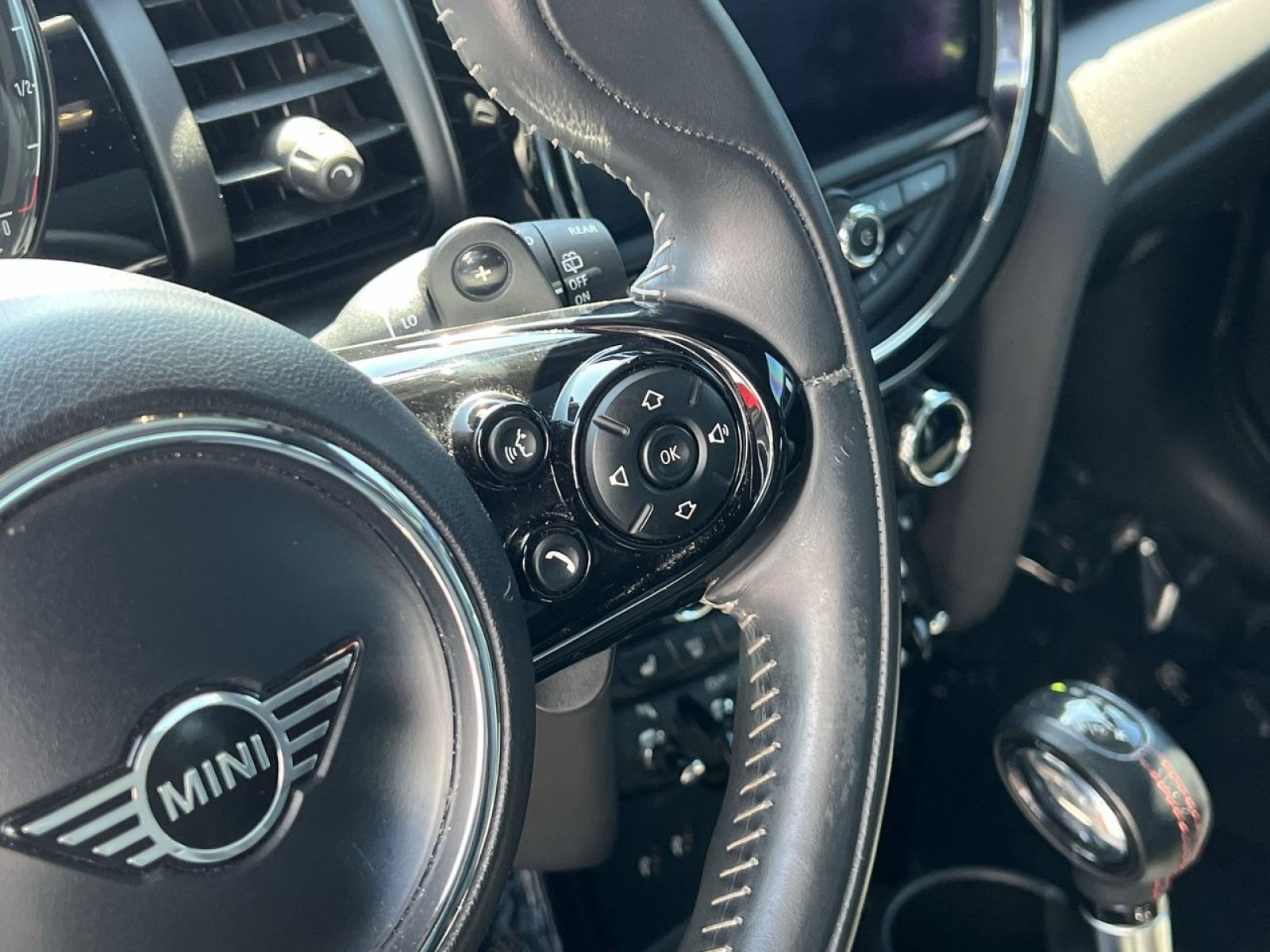 Used 2019 MINI Cooper S w/ Driver Assistance Package FWD image 29
