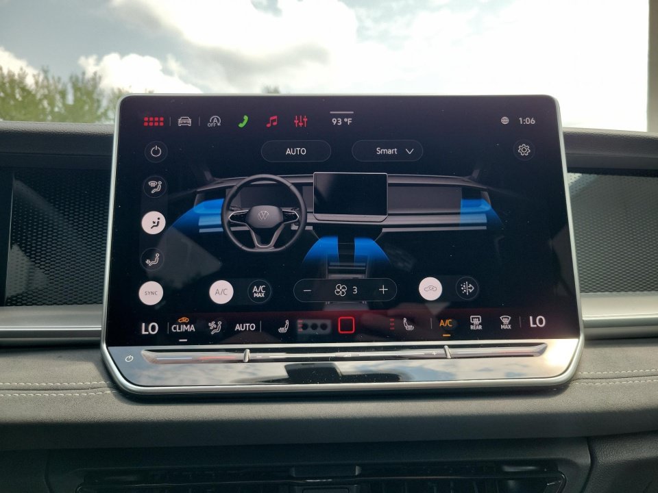 New 2026 Volkswagen Tiguan SE R-Line FWD image 18