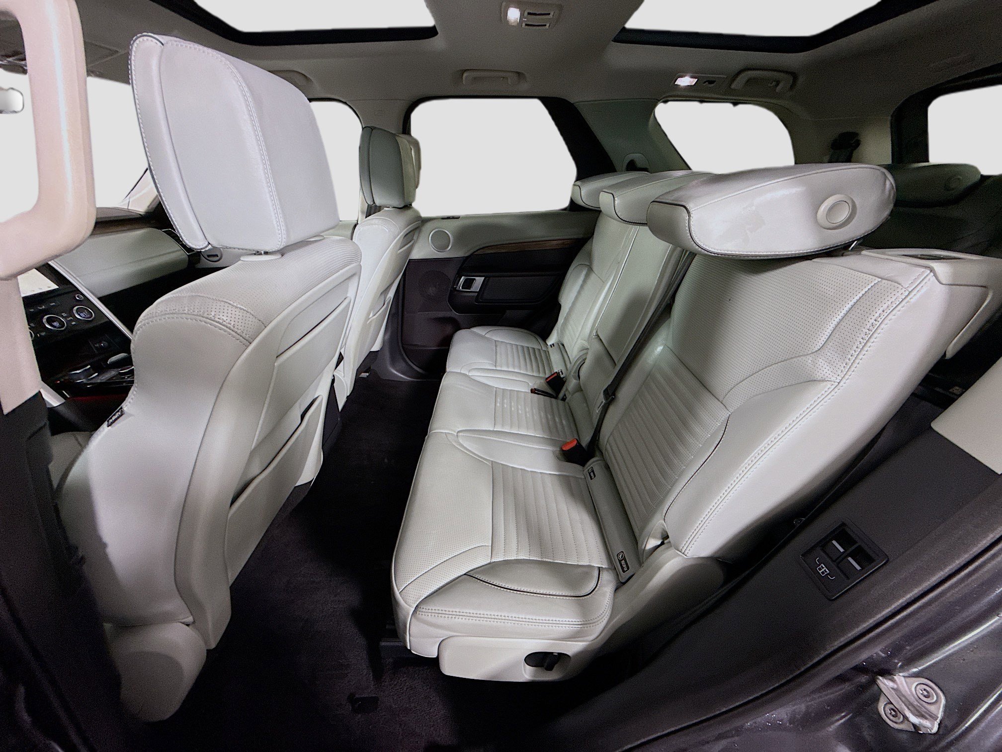 Used 2017 Land Rover Discovery HSE Luxury image 25