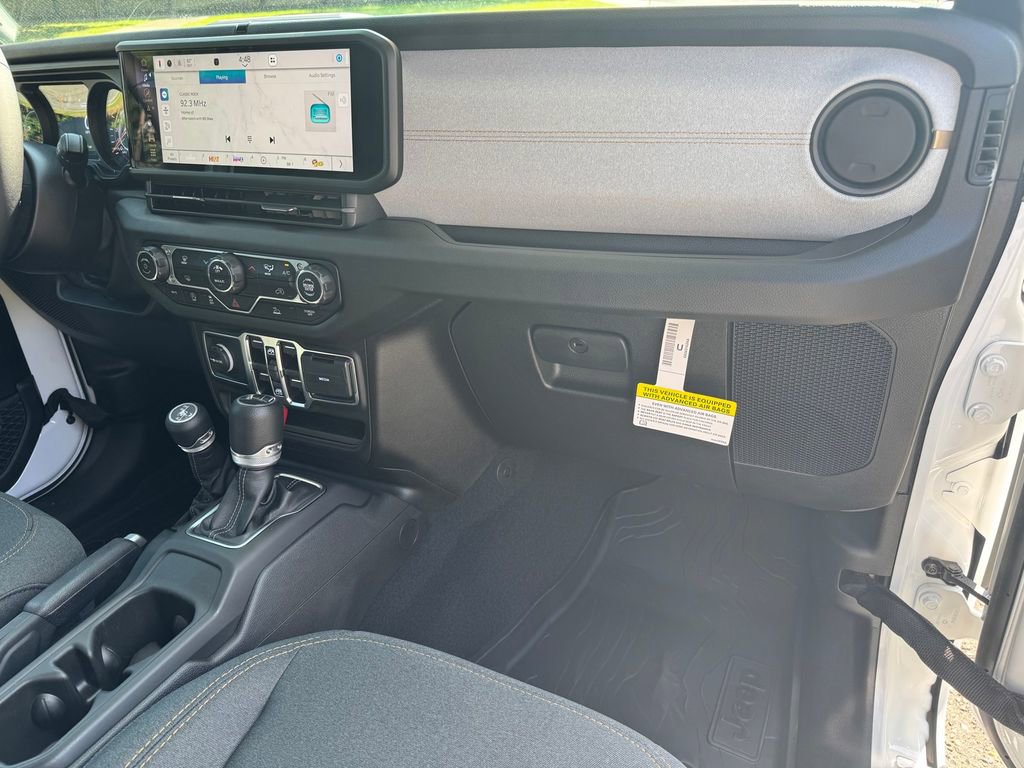 New 2025 Jeep Gladiator Sport image 15