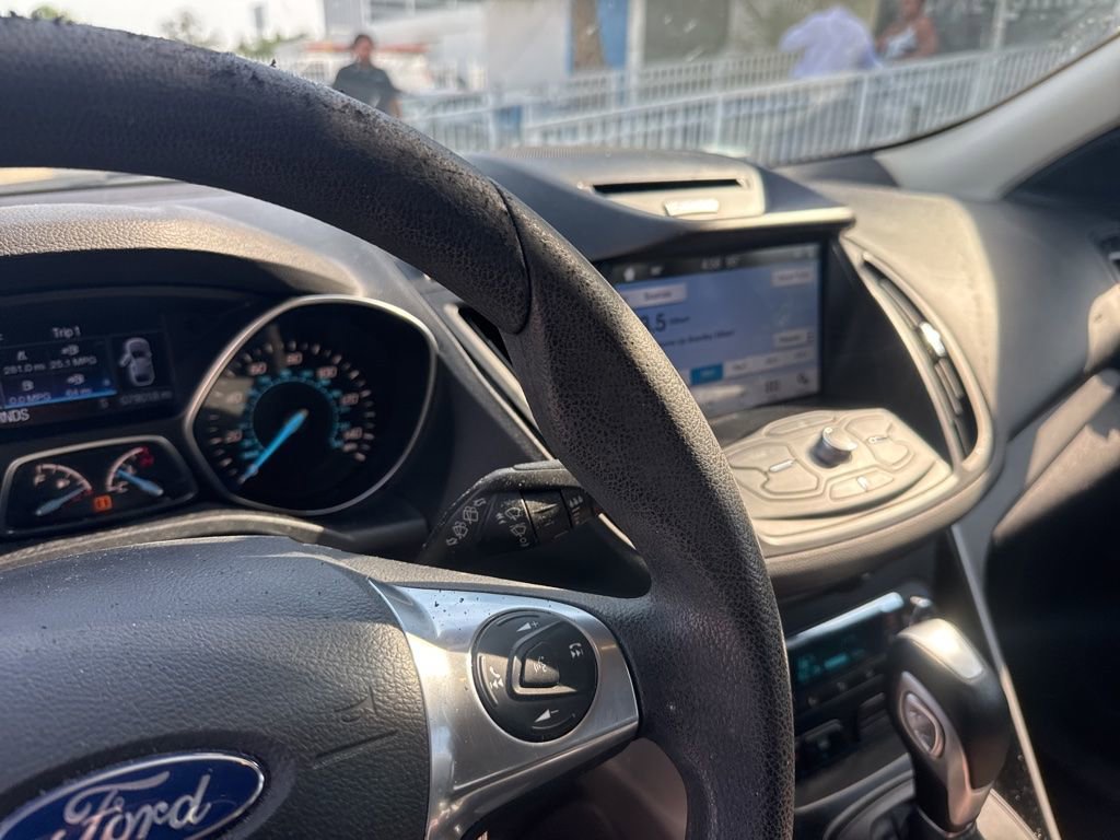 Used 2016 Ford Escape SE w/ Equipment Group 201A FWD image 21