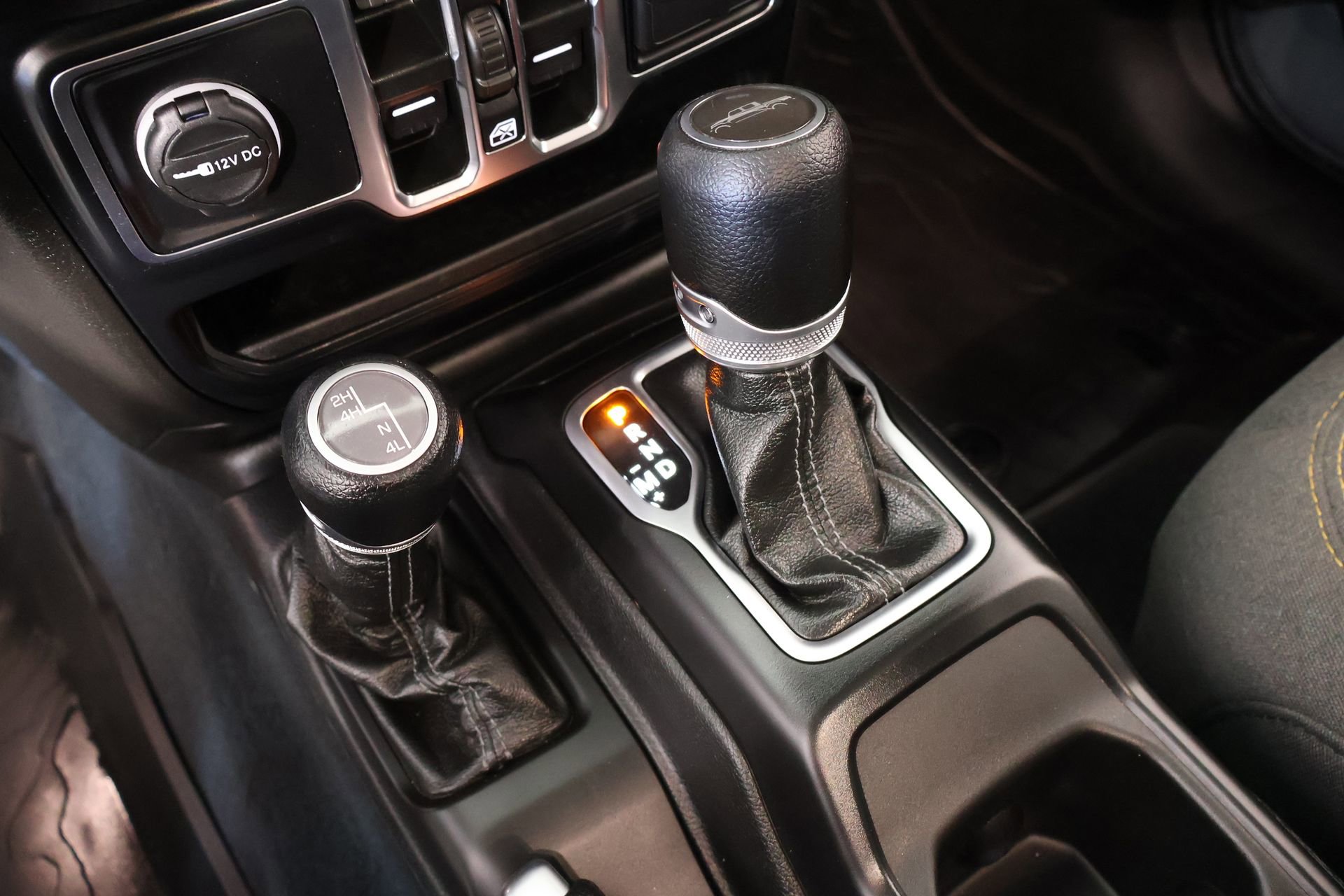 Used 2024 Jeep Gladiator Sport image 7