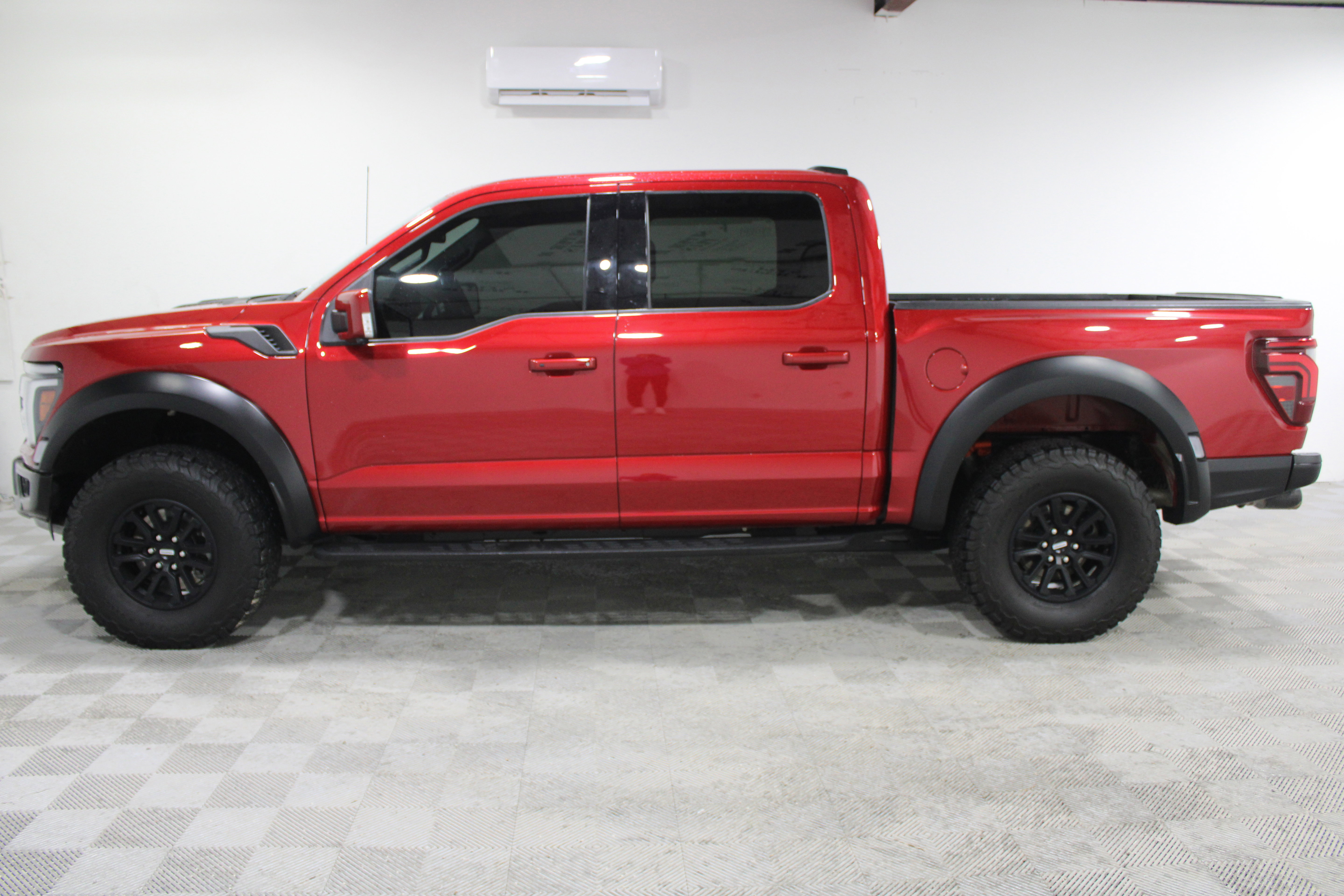 Used 2025 Ford F150 Raptor image 28