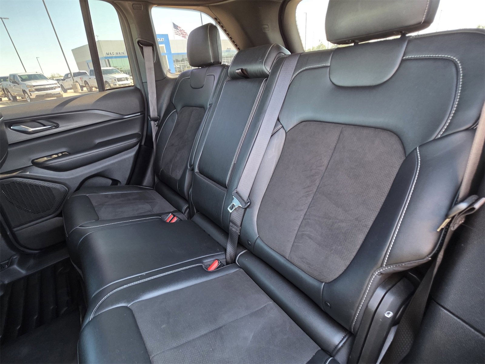 Used 2024 Jeep Grand Cherokee Altitude image 26