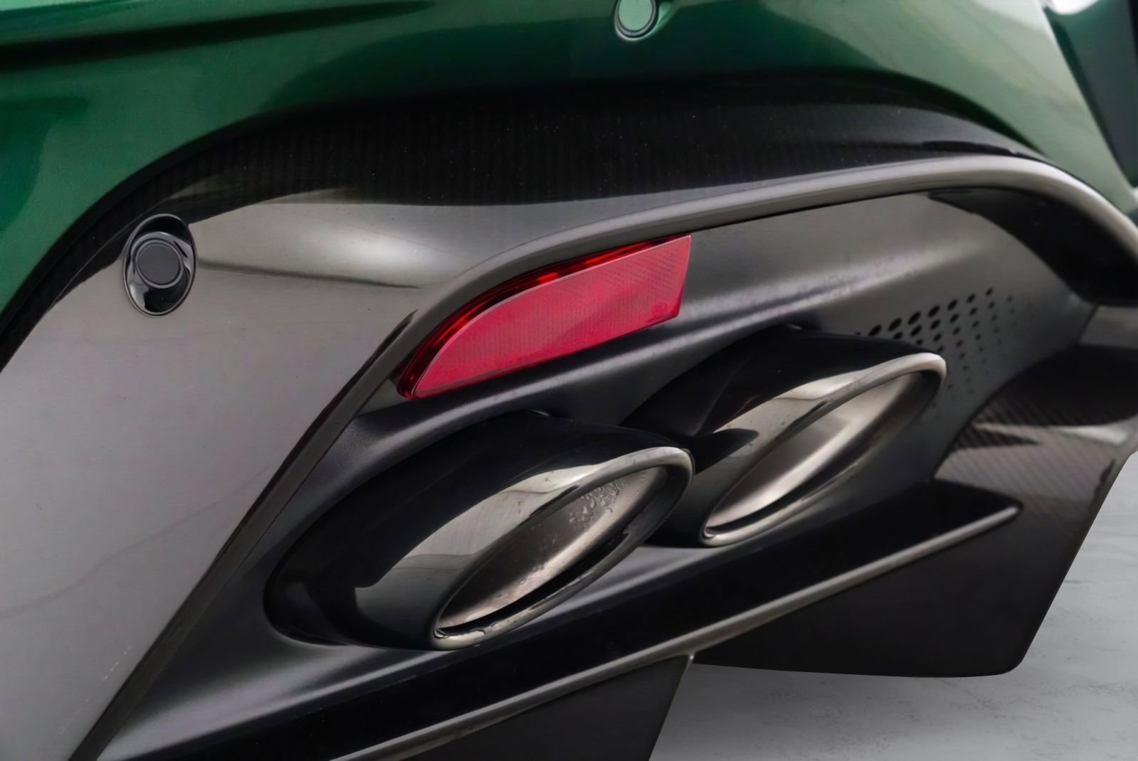 New 2026 Aston Martin V8 Vantage S RWD image 21
