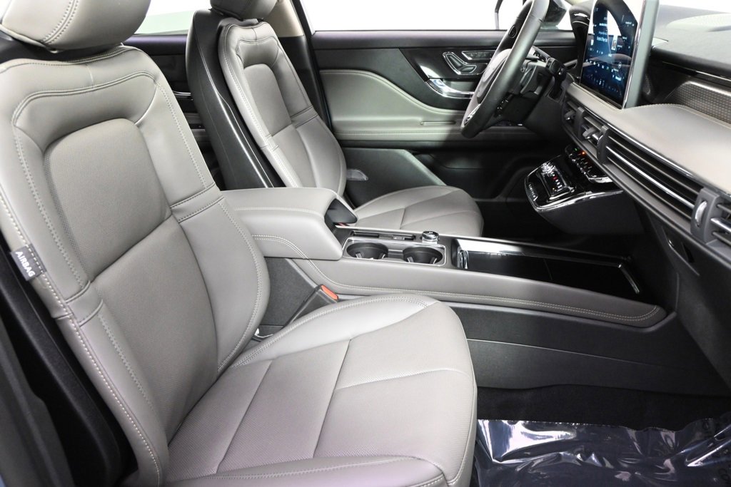 New 2026 Lincoln Corsair Reserve w/ Jet Appearance Package image 16