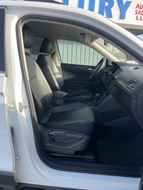 Used 2021 Volkswagen Tiguan SE FWD image 33