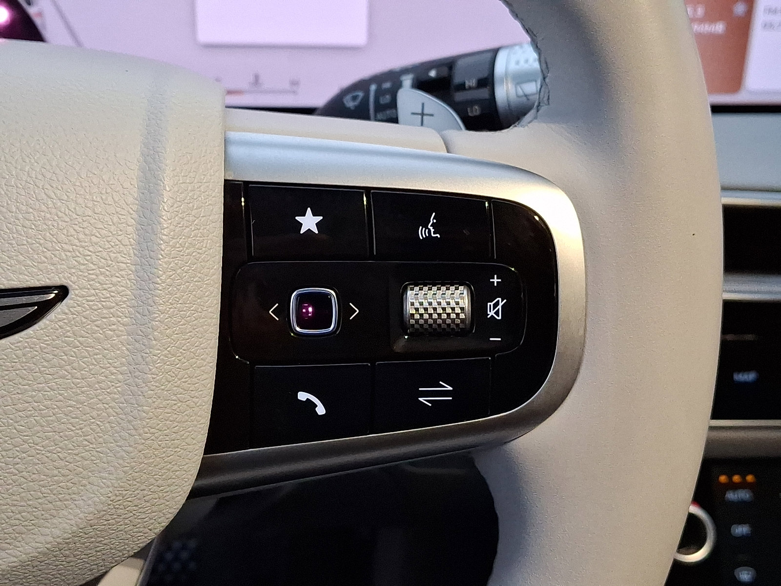 Used 2026 Genesis GV70 2.5T Advanced image 23