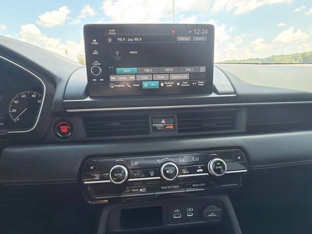 Used 2024 Honda Pilot Touring image 20