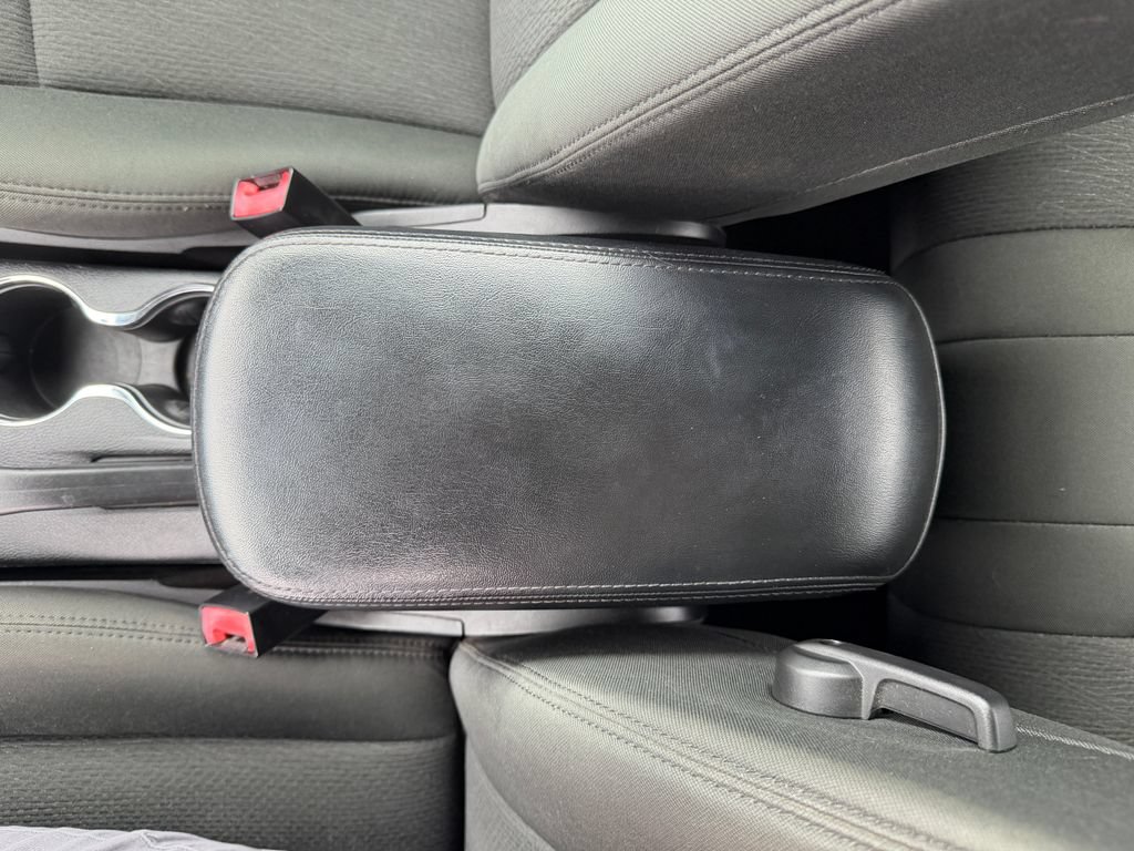 Used 2011 Chrysler 200 Touring FWD image 24