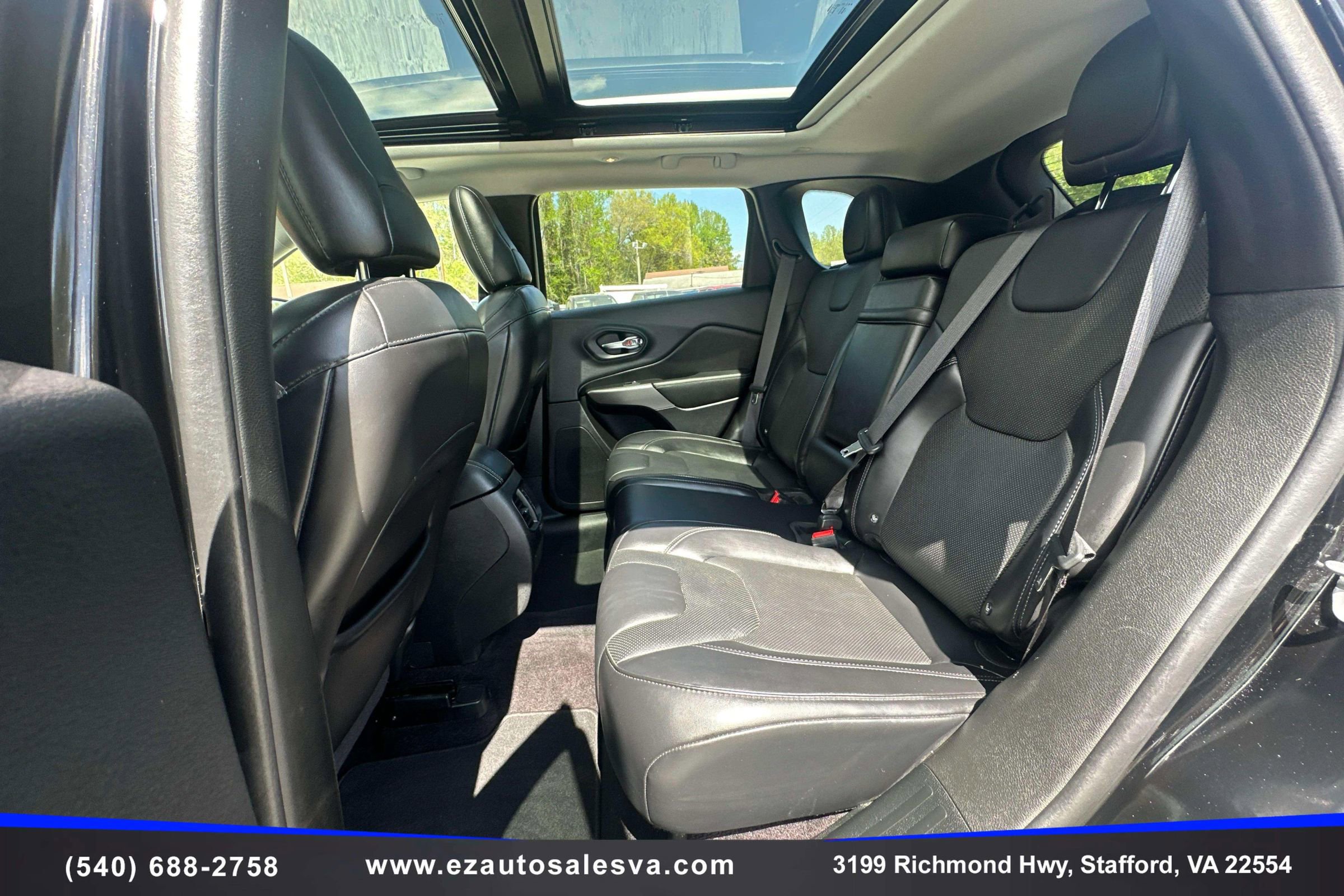 Used 2019 Jeep Cherokee Limited AWD/4WD image 18