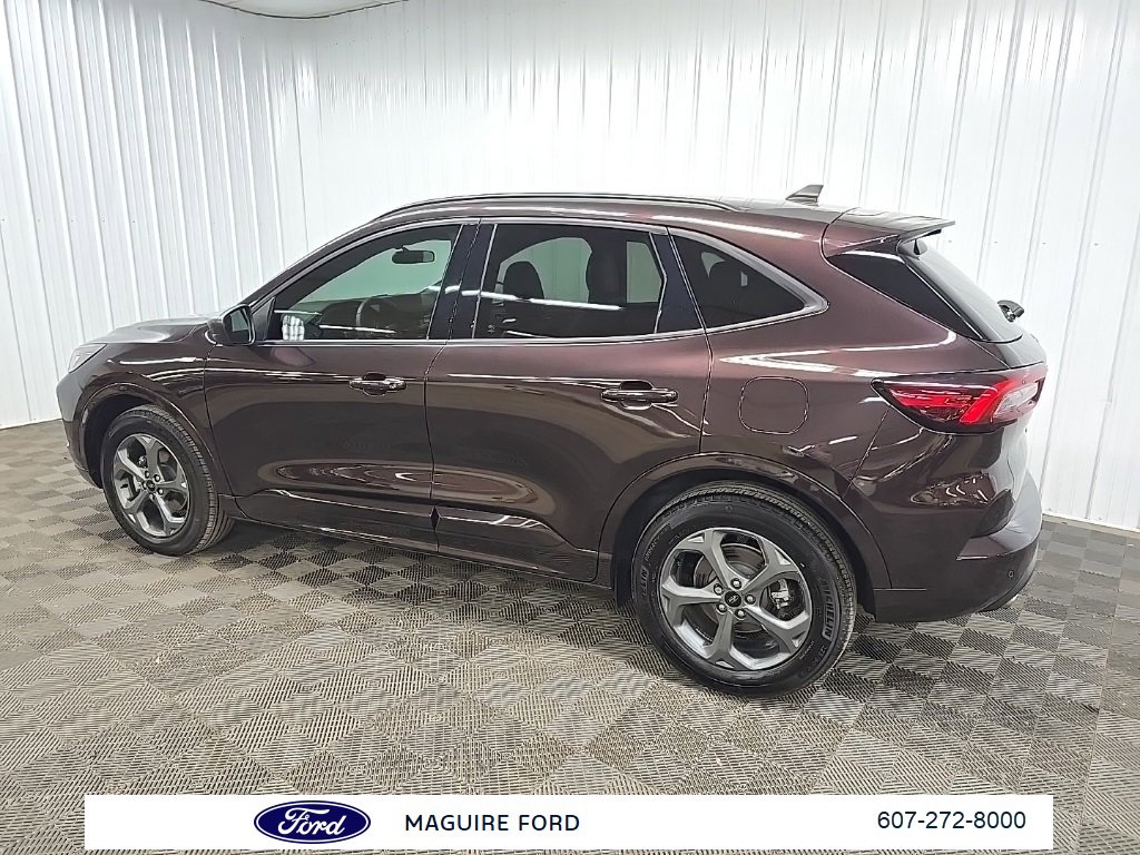 Used 2023 Ford Escape ST-Line w/ Tech Pack #1 image 5