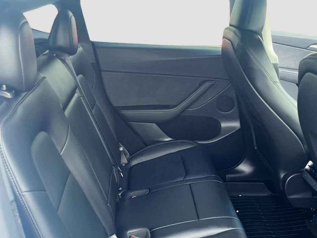 Used 2025 Tesla Model Y Long Range AWD/4WD image 28