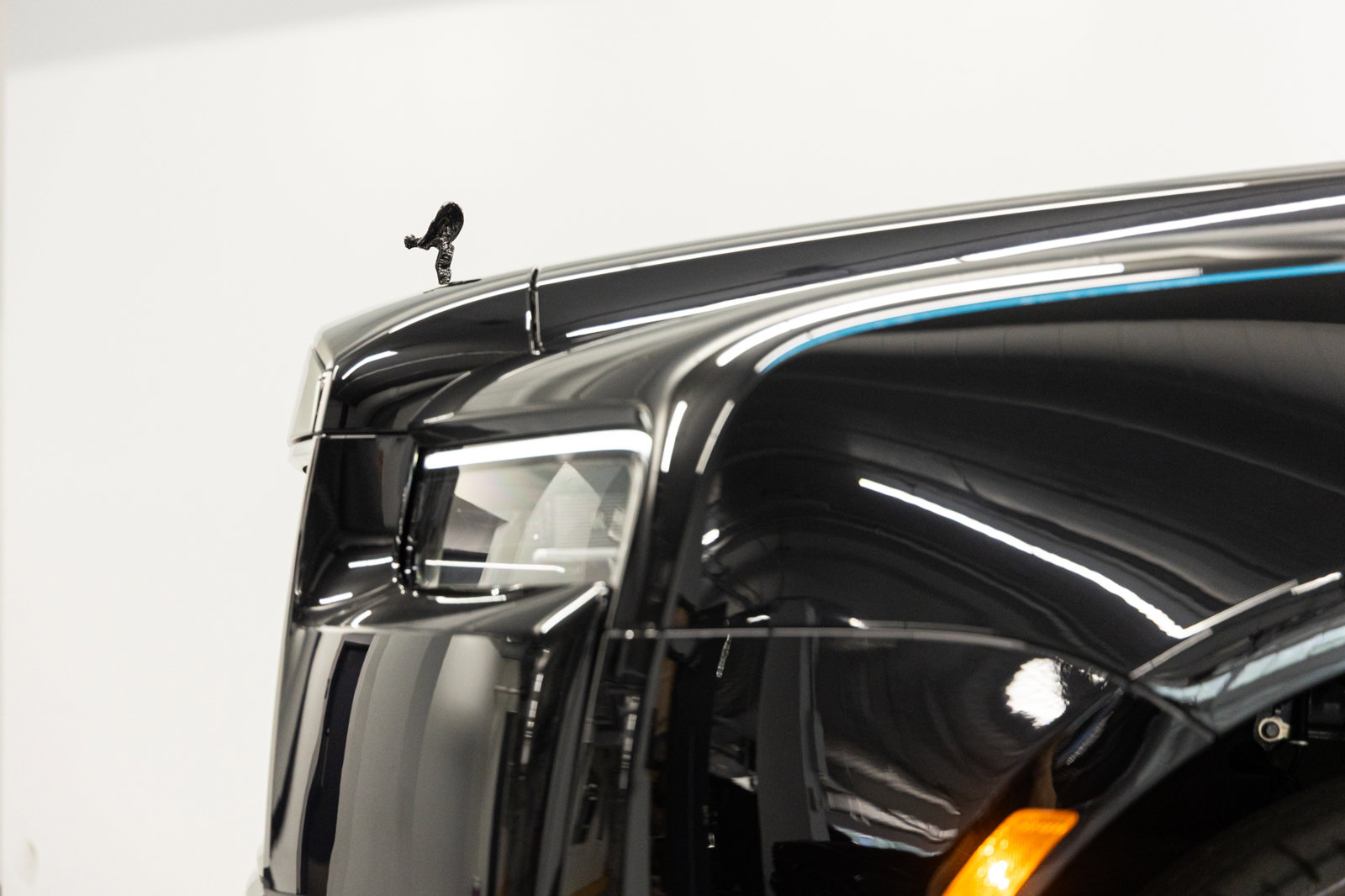 Certified 2025 Rolls-Royce Cullinan Black Badge AWD/4WD image 8