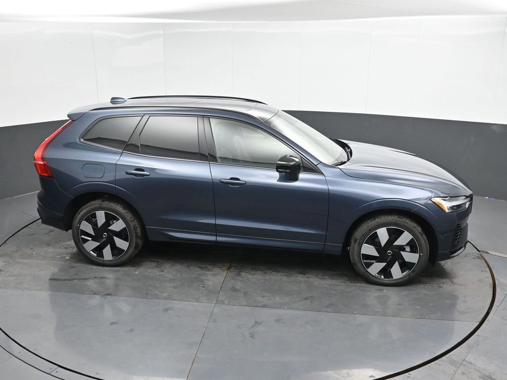 New 2025 Volvo XC60 T8 Plus w/ Protection Package Premier image 32