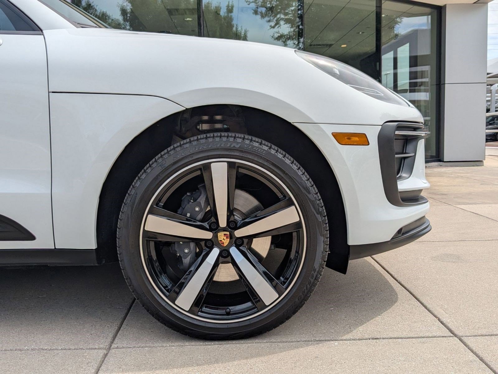 Certified 2026 Porsche Macan AWD/4WD image 11