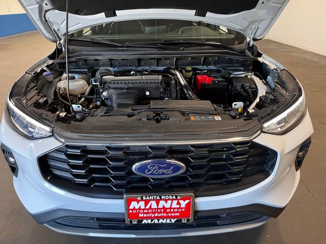 Used 2025 Ford Escape ST-Line Select AWD/4WD image 9
