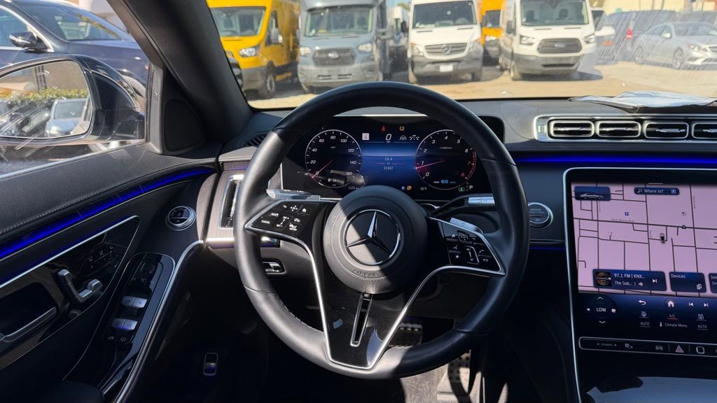 Used 2022 Mercedes-Benz S 580 4MATIC Sedan w/ AMG Line Package image 26