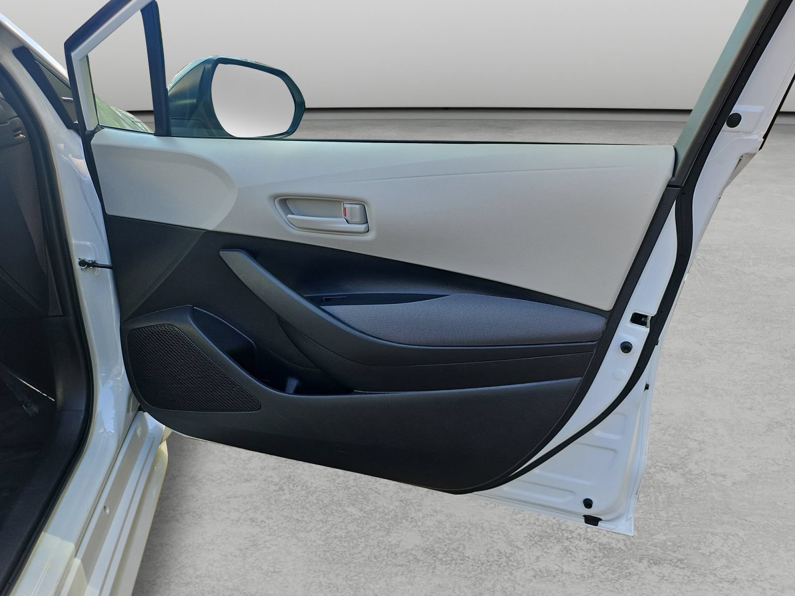 Used 2026 Toyota Corolla LE FWD image 35