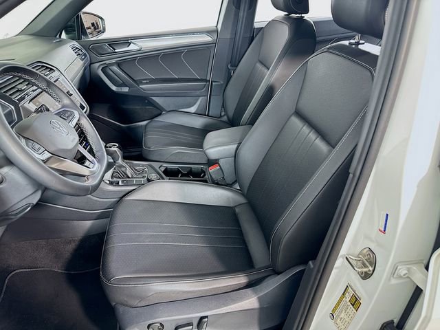 Used 2023 Volkswagen Tiguan SE R-Line image 16