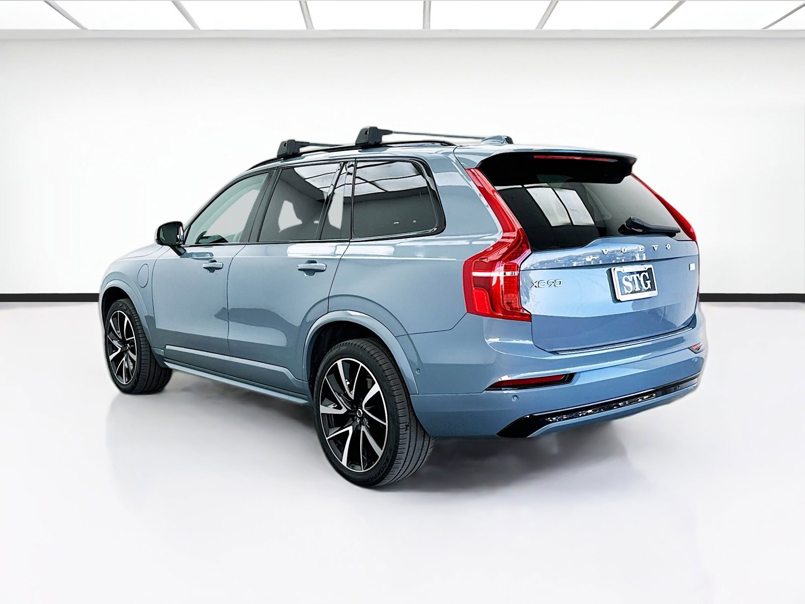 Used 2023 Volvo XC90 T8 Plus w/ Protection Package Premier image 6
