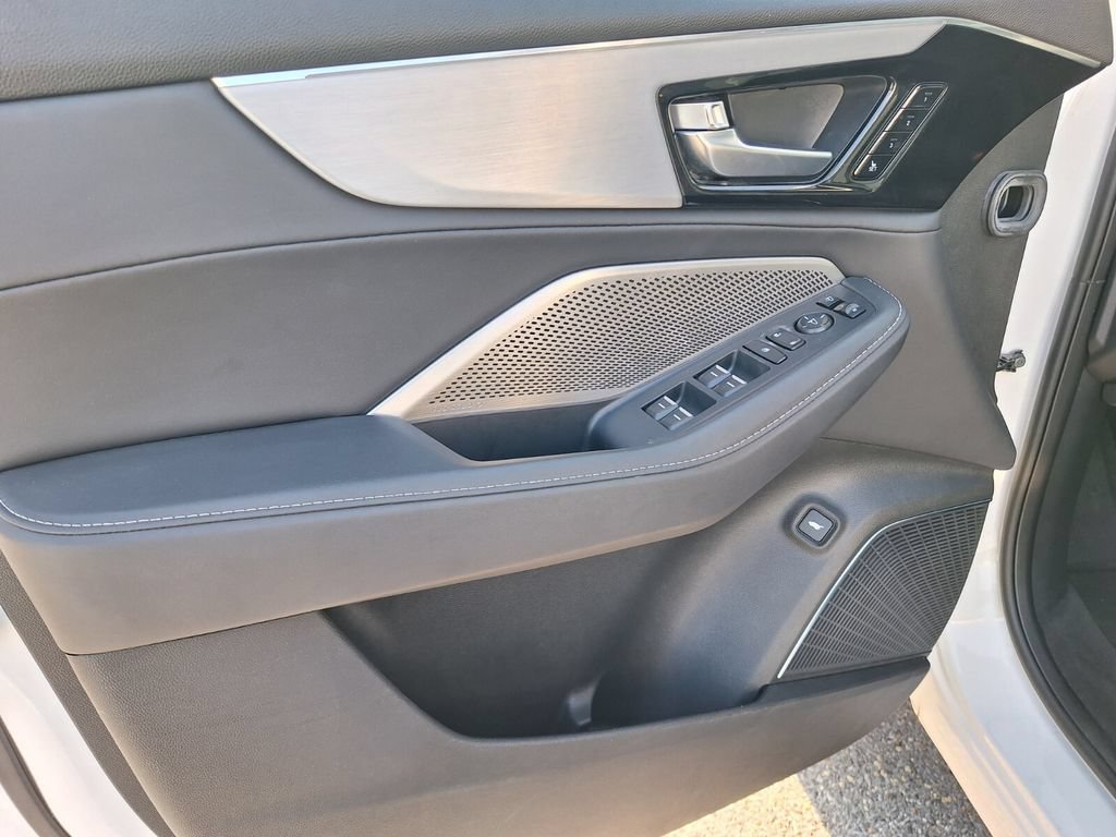 Certified 2024 Acura MDX FWD w/ Technology Package image 33