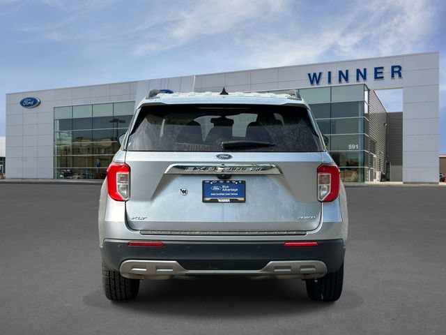 Certified 2023 Ford Explorer XLT w/ Equipment Group 202A AWD/4WD image 3