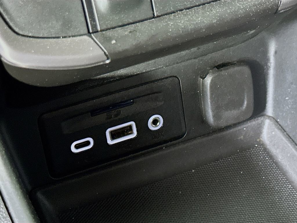 Used 2022 GMC Terrain AT4 image 31