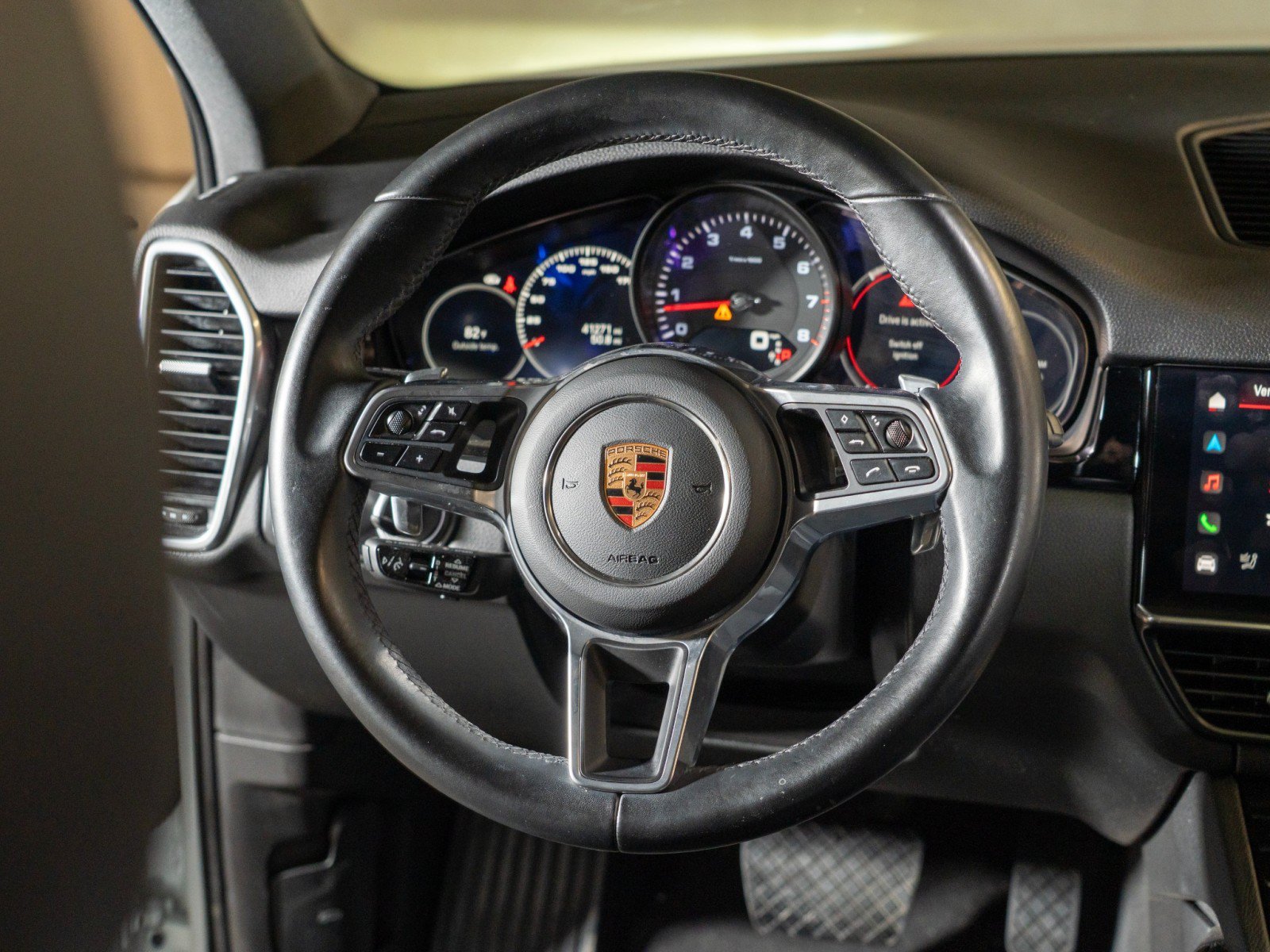 Certified 2023 Porsche Cayenne AWD/4WD image 25