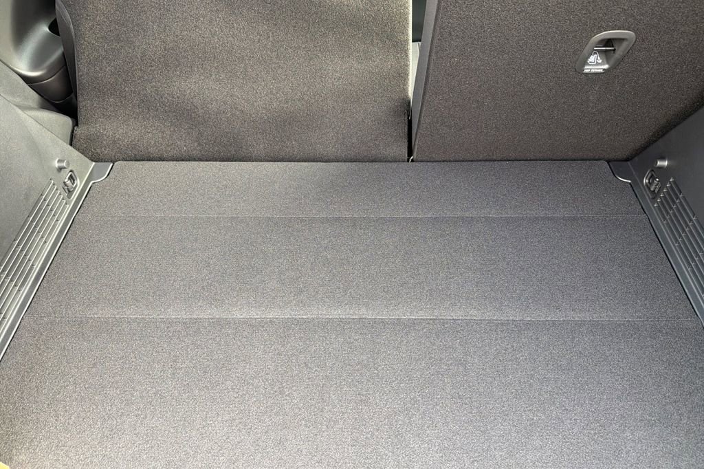 New 2026 Hyundai Kona SE image 13