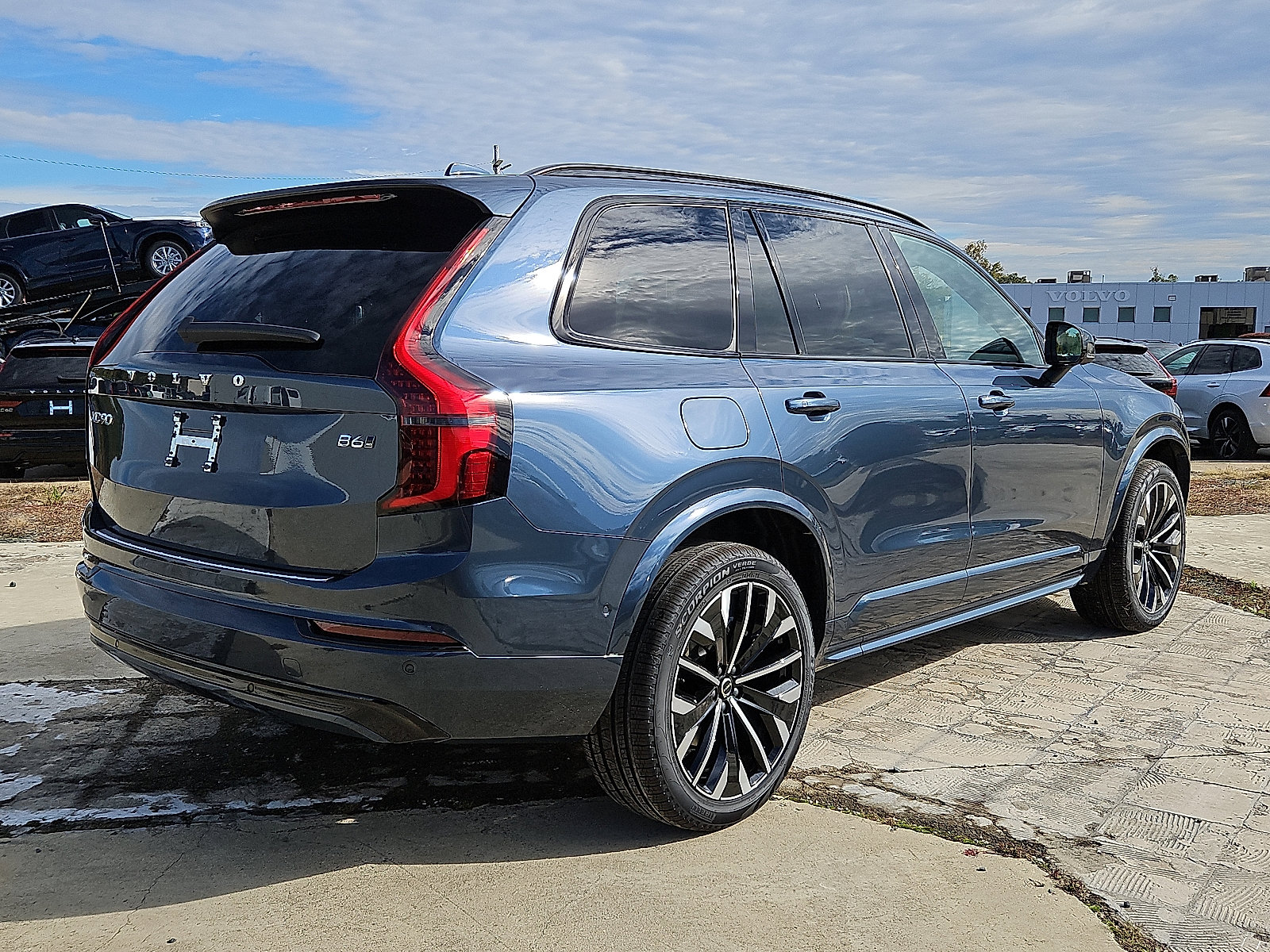 New 2026 Volvo XC90 B6 Ultra w/ Protection Package Premier image 6
