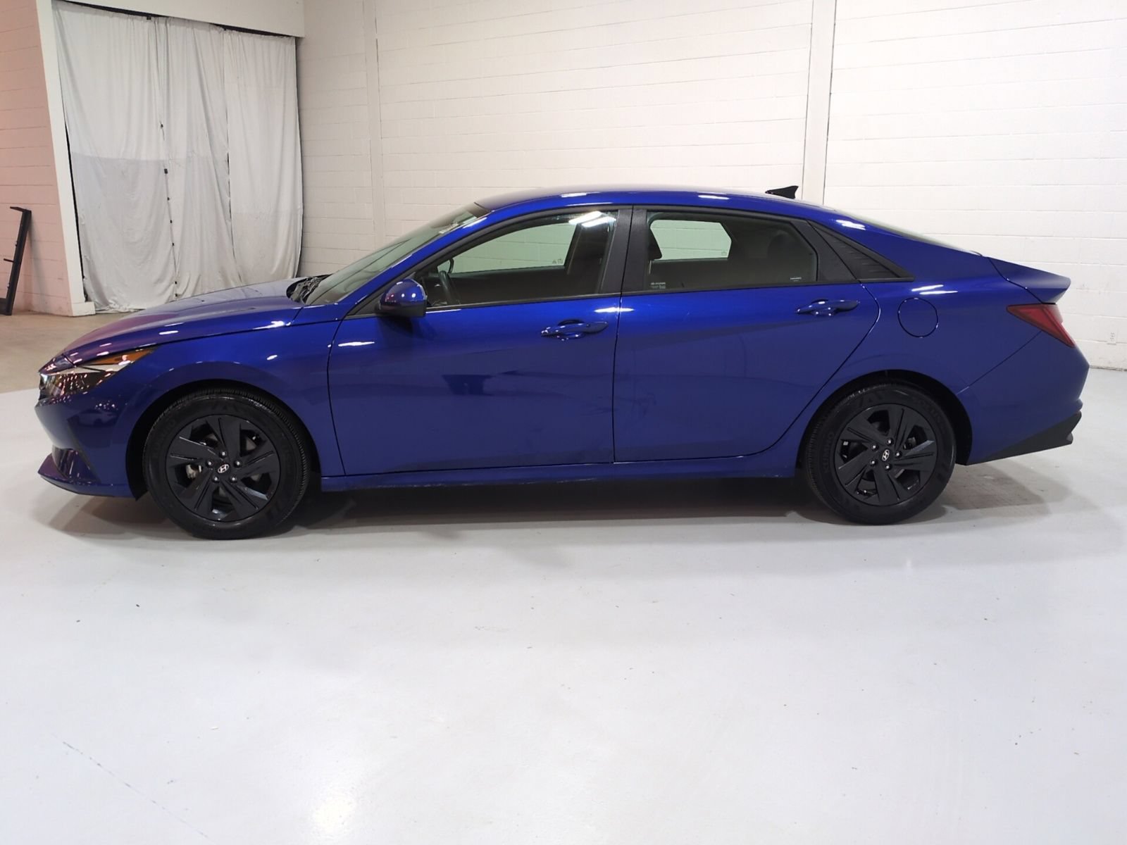 Certified 2023 Hyundai Elantra Blue FWD image 6