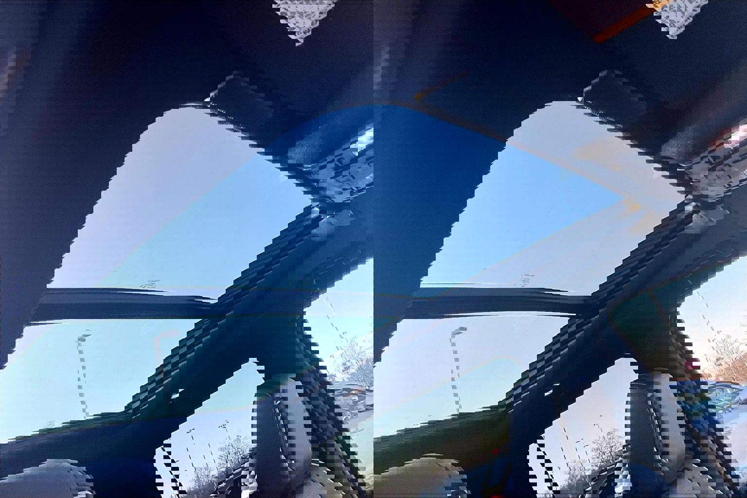 Used 2024 Cadillac Escalade ESV Premium Luxury image 21