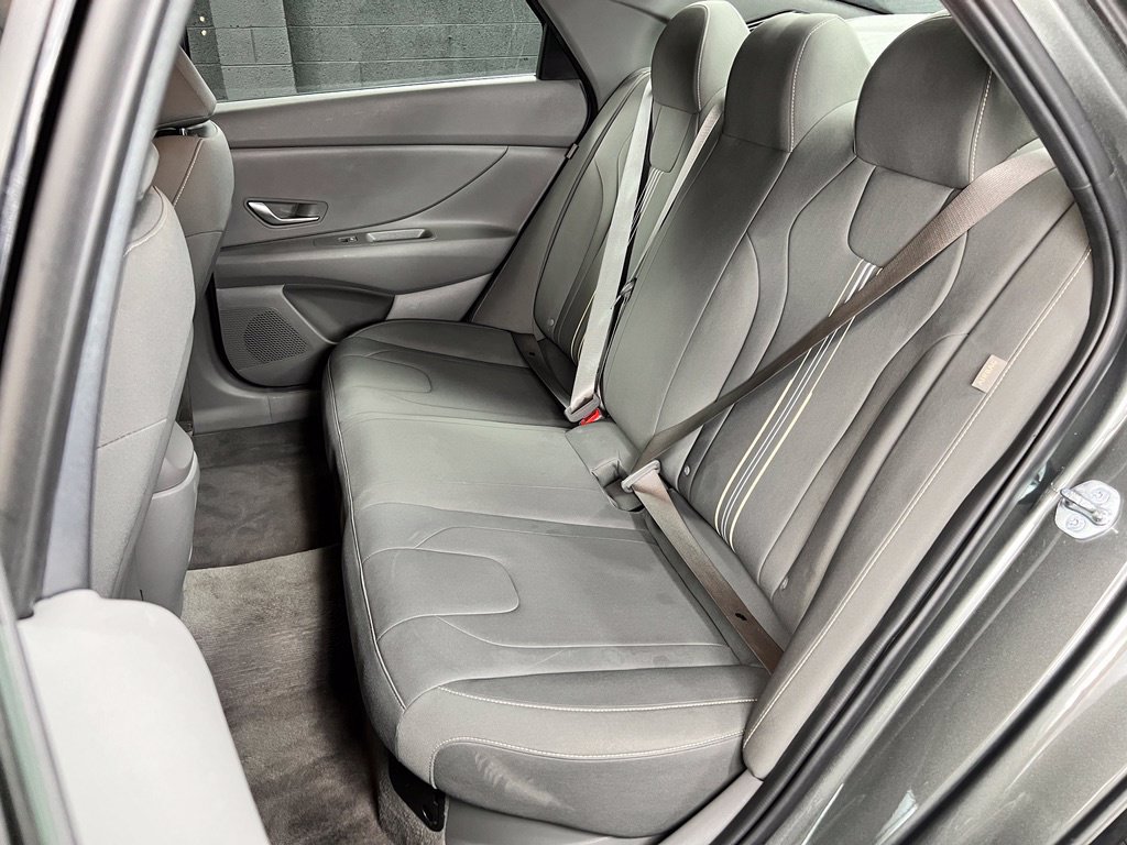 Used 2025 Hyundai Elantra Hybrid FWD image 18