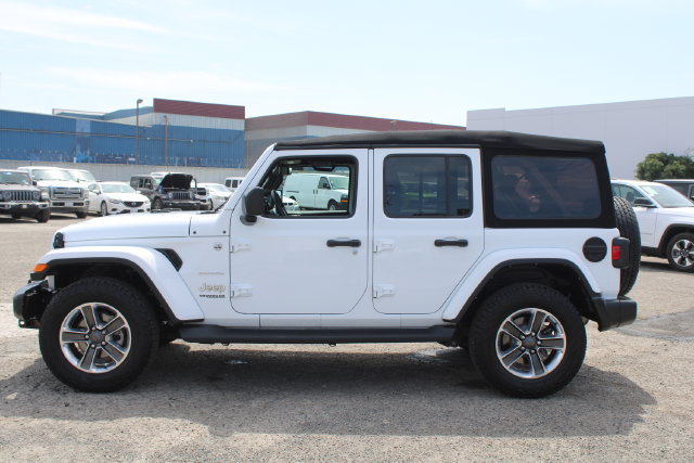 Used 2022 Jeep Wrangler Unlimited Sahara w/ Cold Weather Group AWD/4WD image 7