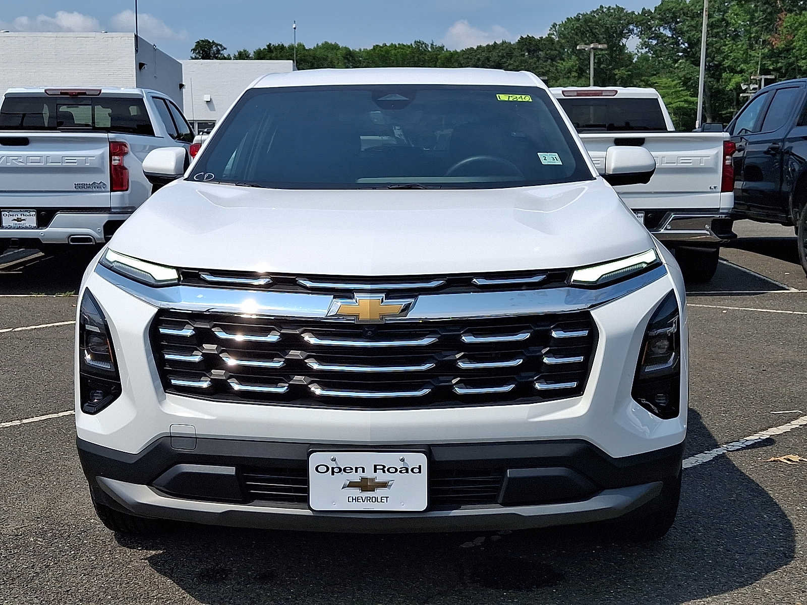 Used 2026 Chevrolet Equinox LT w/ Convenience Package II AWD/4WD image 2