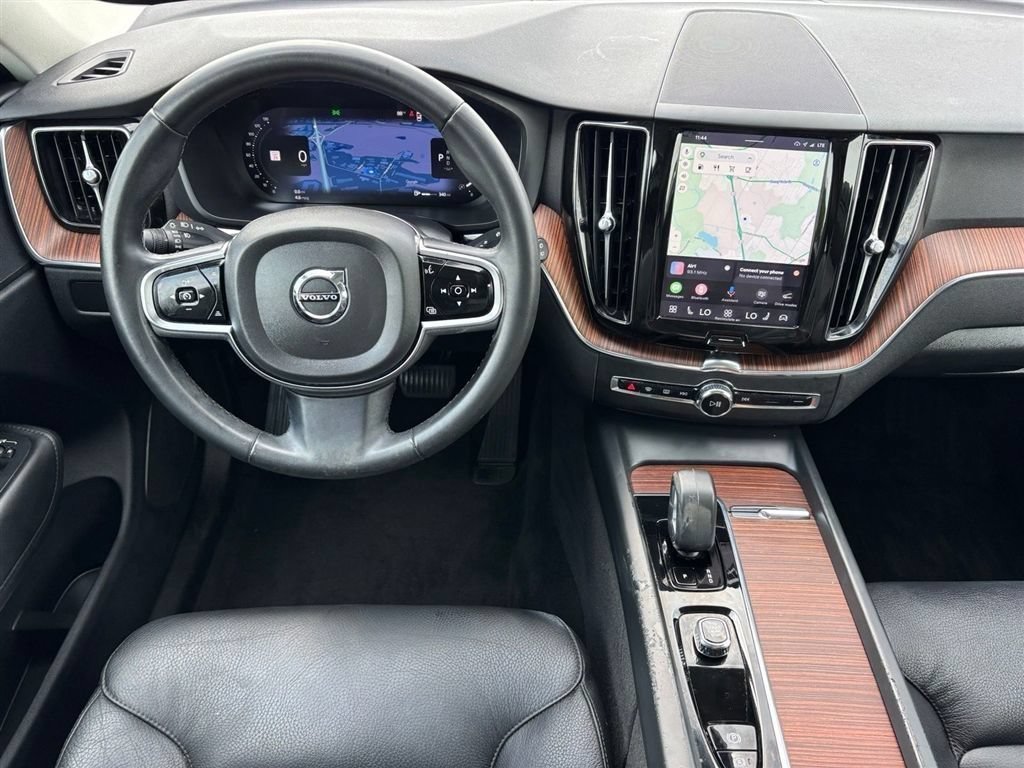 Used 2024 Volvo XC60 B5 Plus AWD/4WD image 18