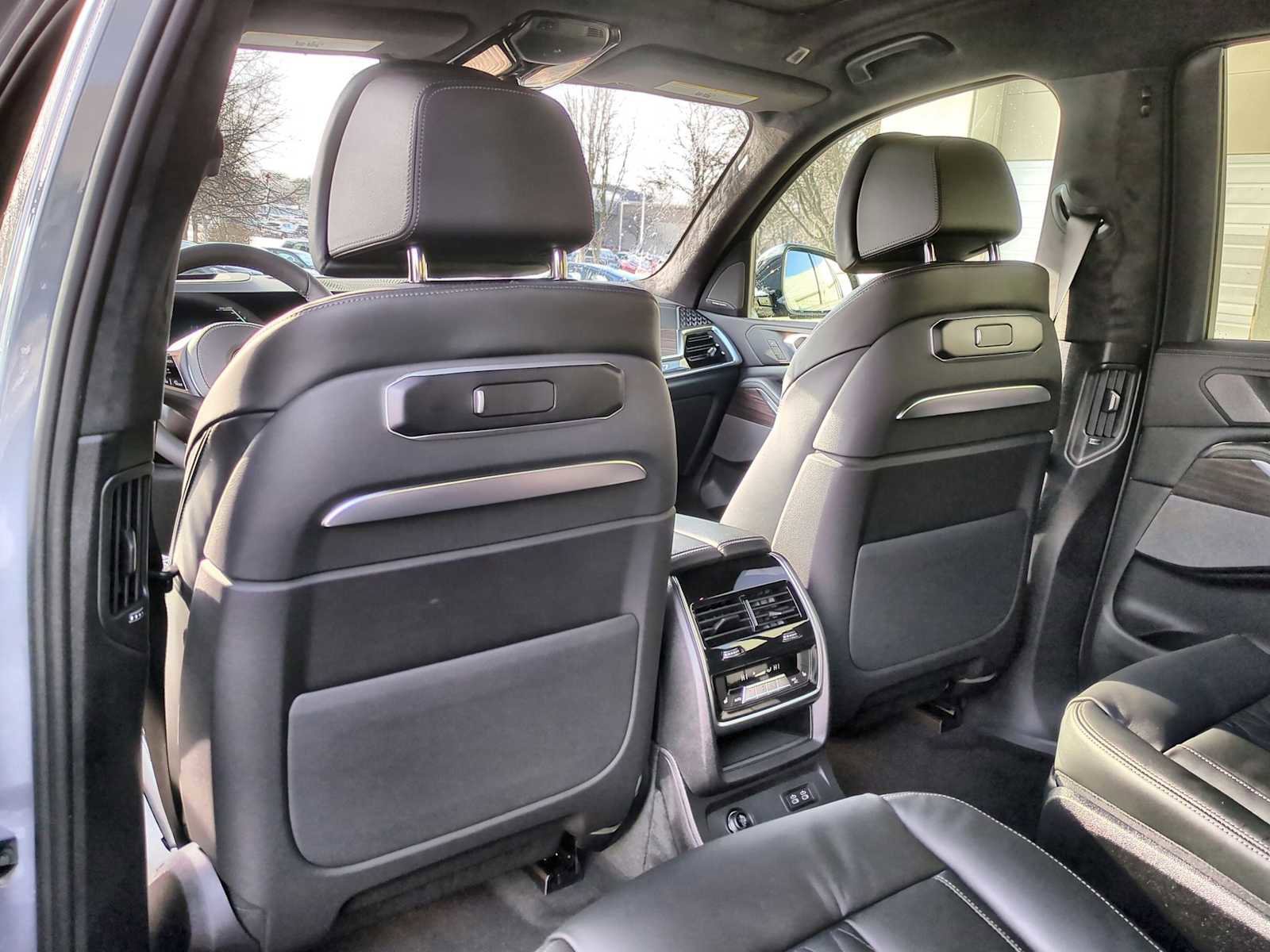 New 2026 BMW X7 xDrive40i w/ M Sport Package AWD/4WD image 18