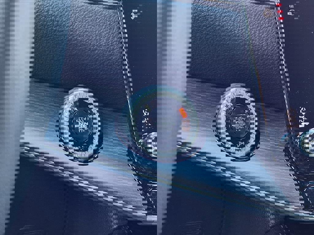 Certified 2024 Jeep Wagoneer L Series III w/ Flexible Seating Group image 45