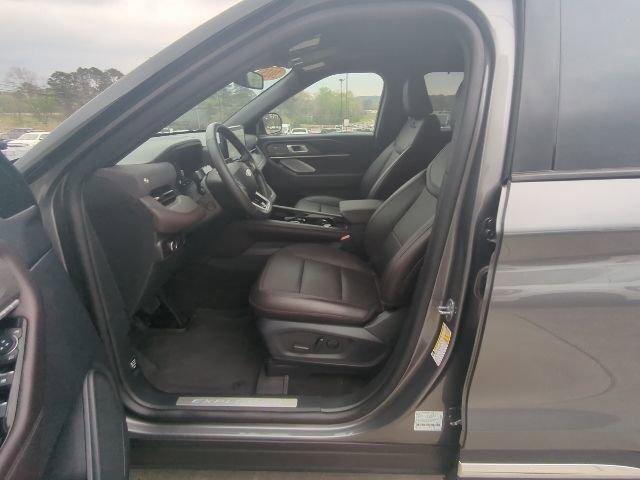 Used 2025 Ford Explorer Platinum RWD image 11