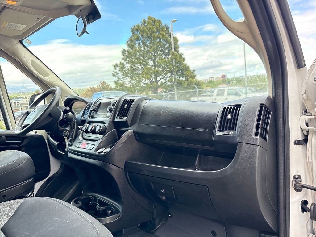 Used 2019 RAM ProMaster 2500 w/ Premium Appearance Group FWD image 21