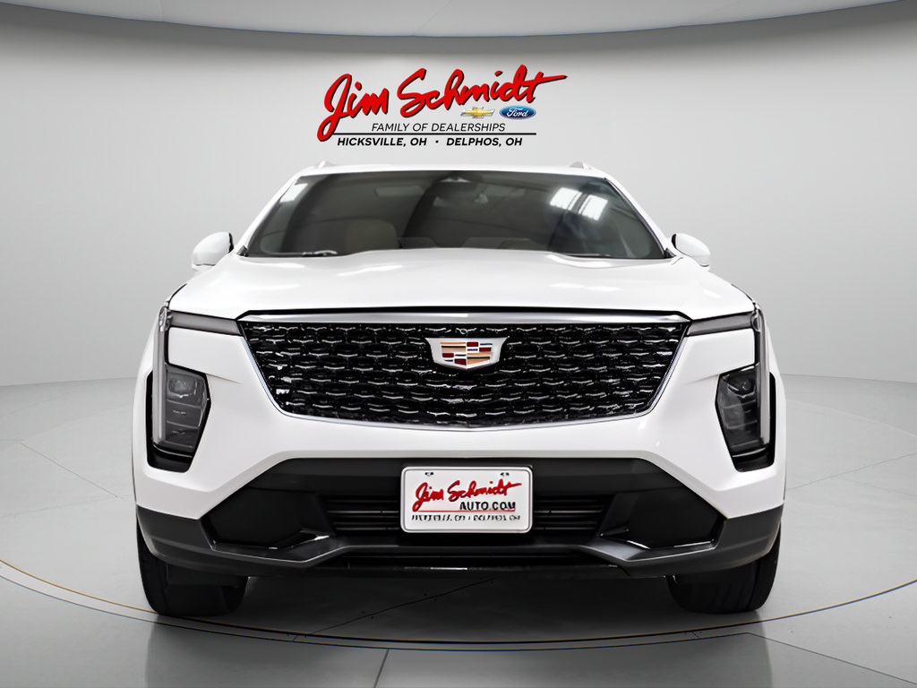 Used 2024 Cadillac XT4 Premium Luxury AWD/4WD image 2